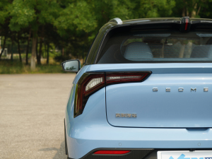 2022401KM Z 4 (x)(ji)^