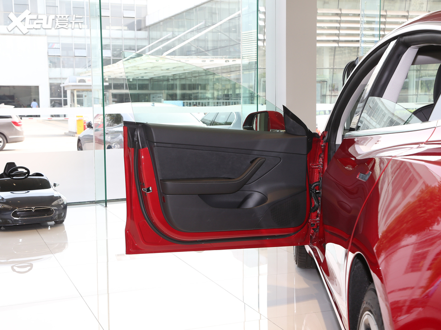 2020Model 3 Lm(x)݆(q)Ӱ 