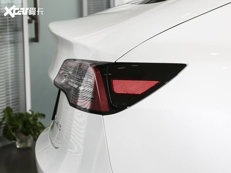 2020��Model 3 �˜��m����݆��������