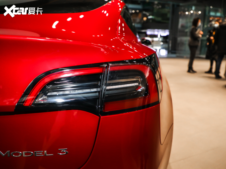 2021��Model 3 �˜��m����݆��������