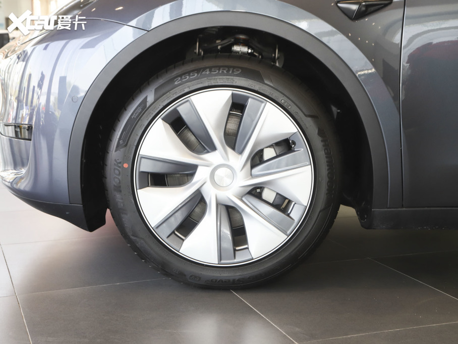 2022��Model Y ��݆�Ӱ�