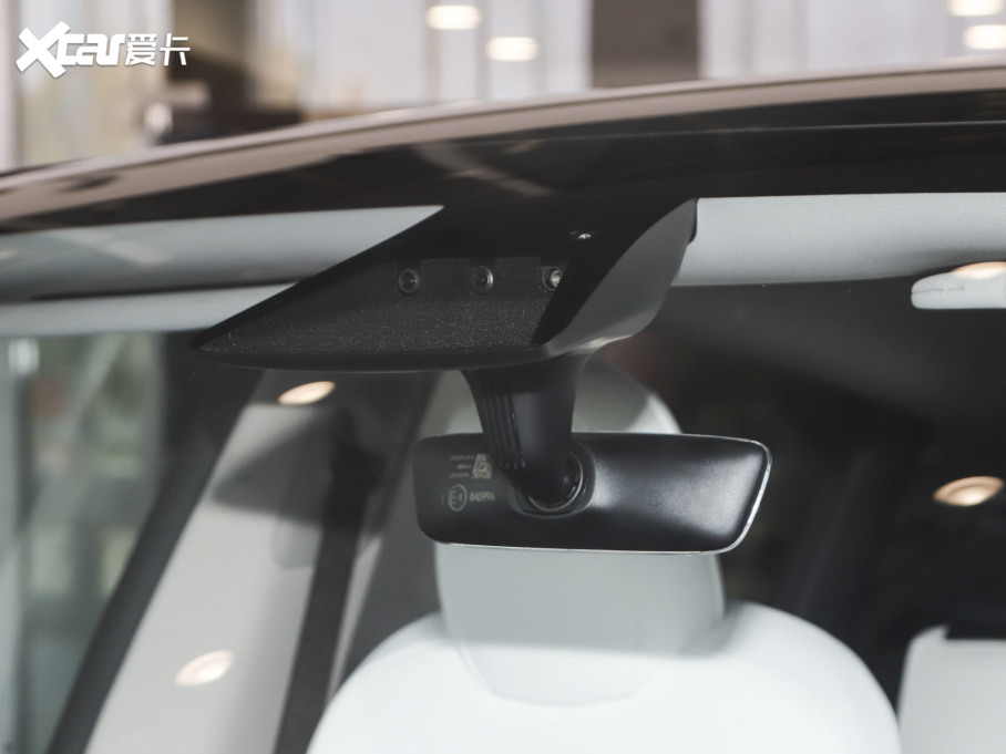 2022��Model Y ��݆�Ӱ�