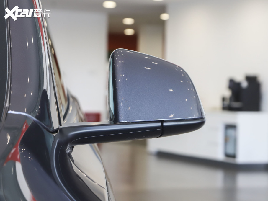 2022��Model Y ��݆�Ӱ�