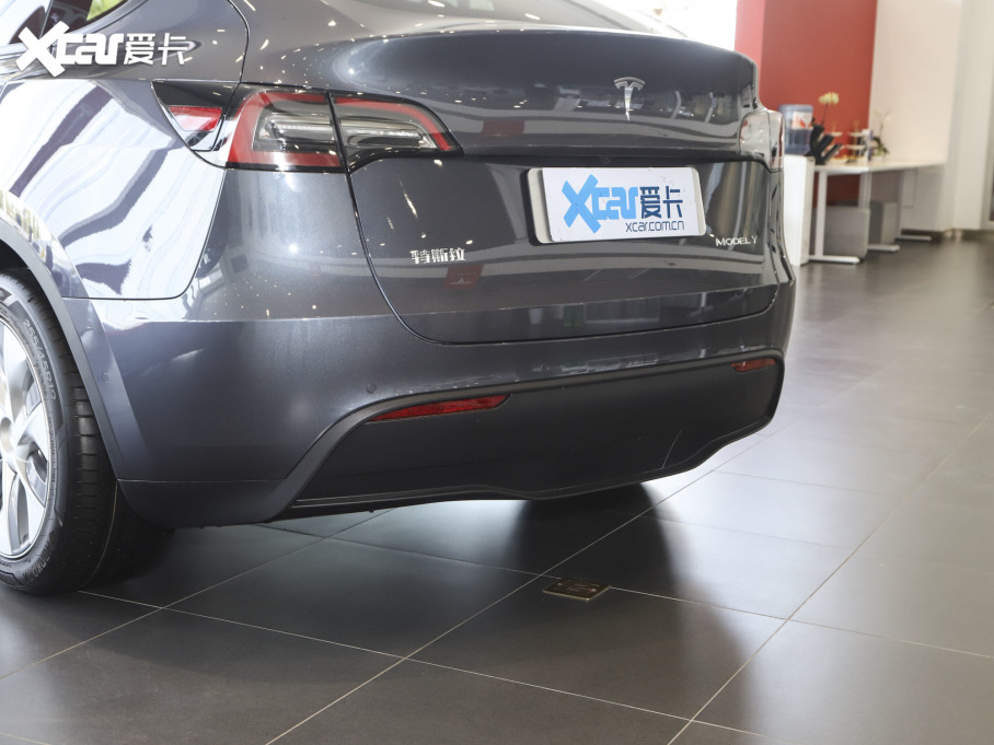 2022��Model Y ��݆�Ӱ�