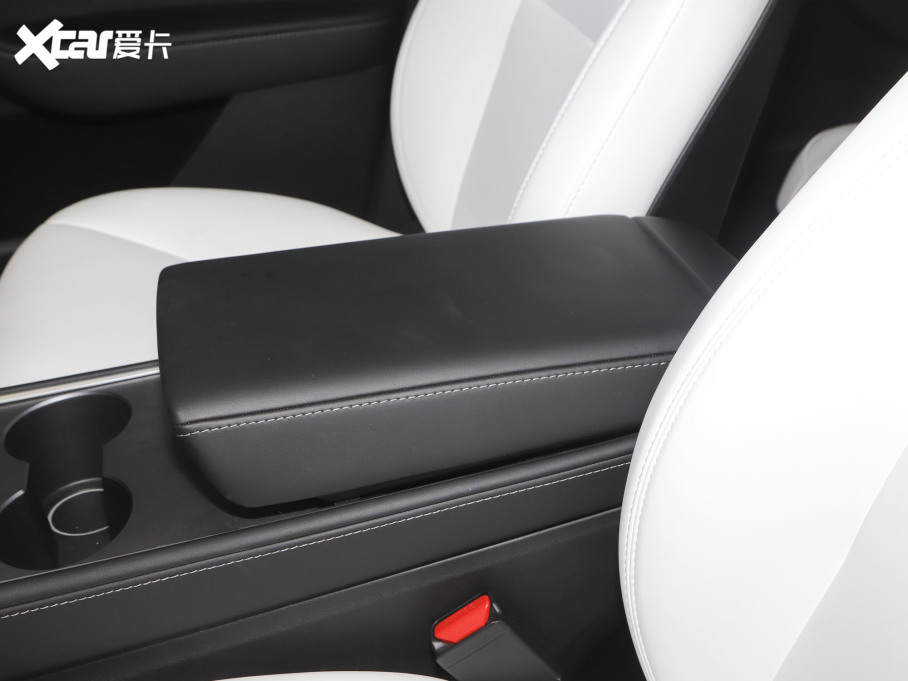 2022��Model Y ��݆�Ӱ�