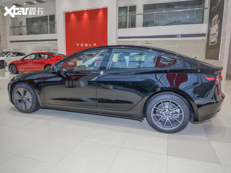 2022Model 3 ݆Ӱ
