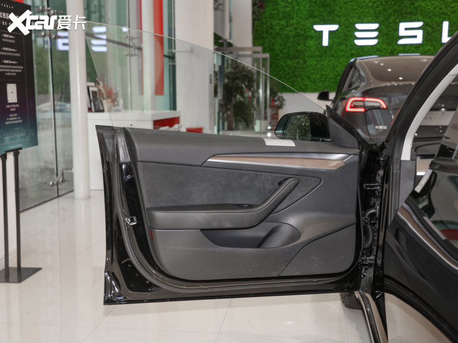 2022��Model 3 ��݆�Ӱ�