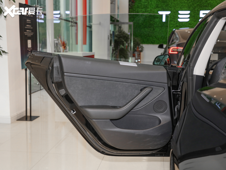 2022��Model 3 ��݆�Ӱ�