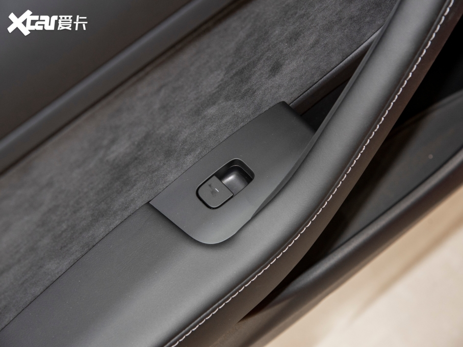 2022��Model 3 Performance������ȫ݆�(q��)�Ӱ�