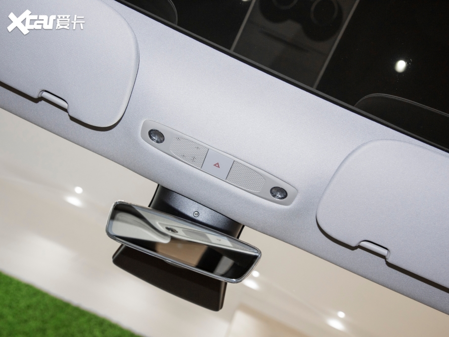 2022Model 3 Performanceȫ݆Ӱ