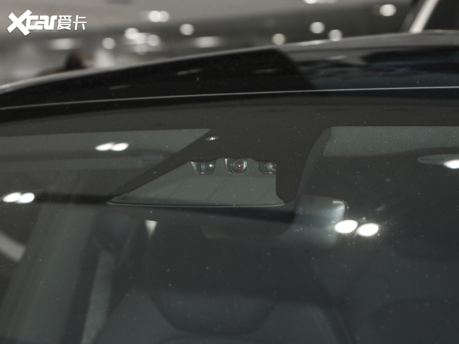 2025��Model Y L �L(zh��ng)�m(x��)��ȫ݆�(q��)��(d��ng)��