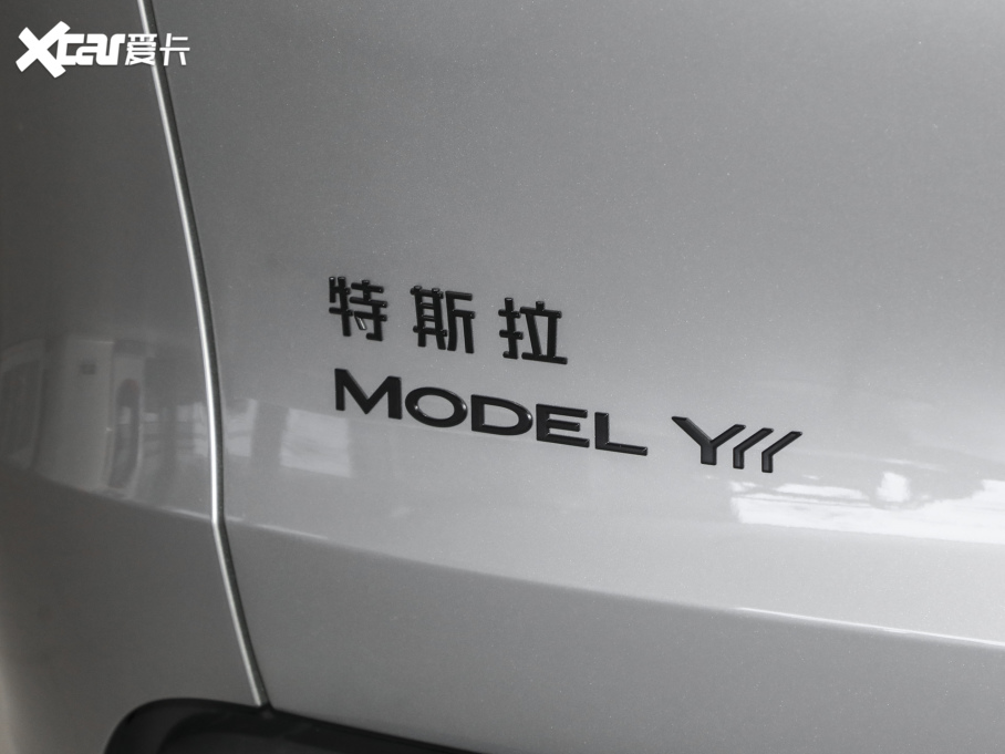 2025��Model Y L �L�m��ȫ݆�Ӱ�