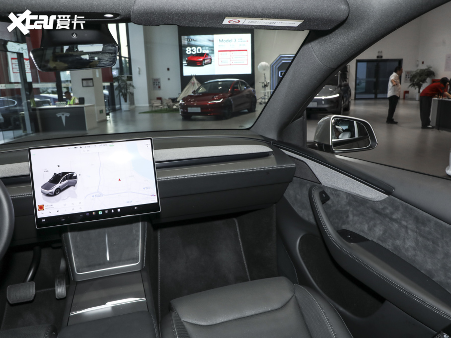 2025��Model Y L �L�m��ȫ݆�Ӱ�