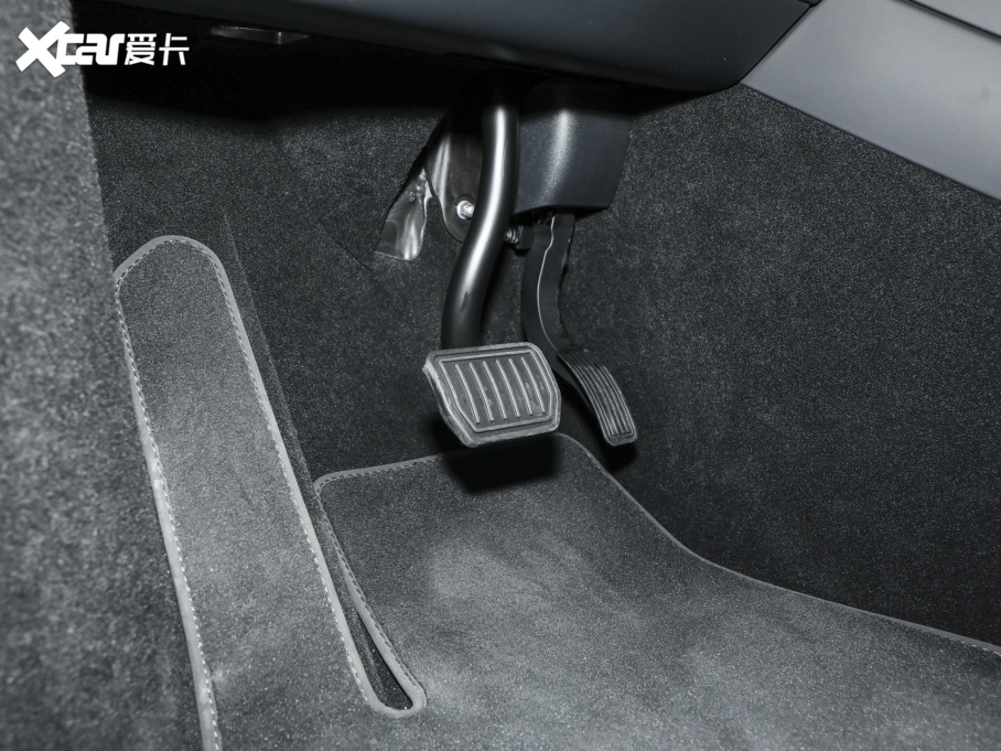 2025��Model Y L �L�m(x��)��ȫ݆�(q��)�Ӱ�