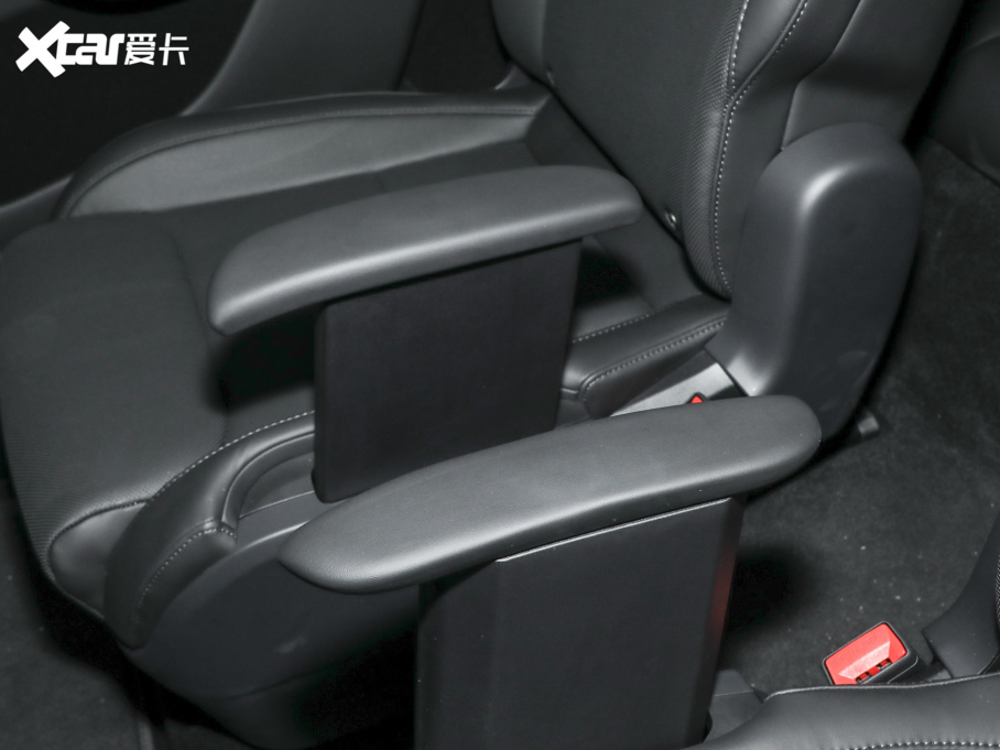 2025��Model Y L �L�m��ȫ݆�Ӱ�