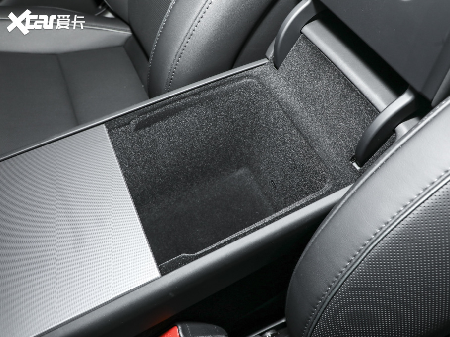 2025��Model Y L �L�m(x��)��ȫ݆�(q��)�Ӱ�