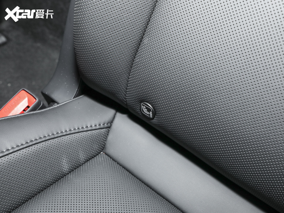 2025��Model Y L �L�m(x��)��ȫ݆�(q��)�Ӱ�