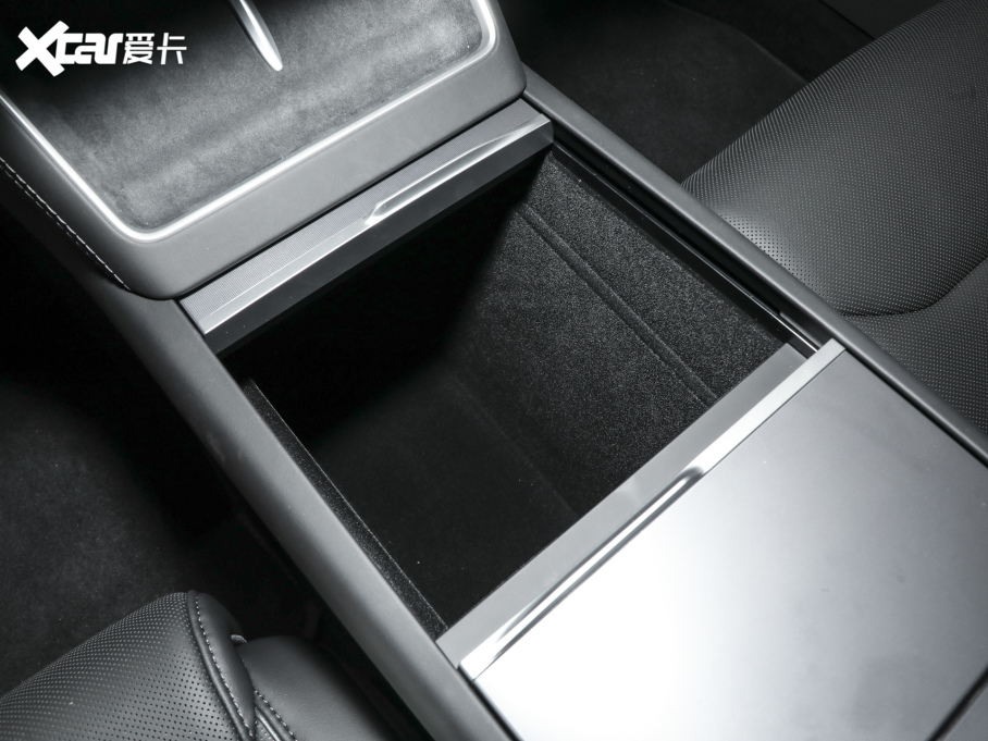 2025��Model Y L �L�m��ȫ݆�Ӱ�