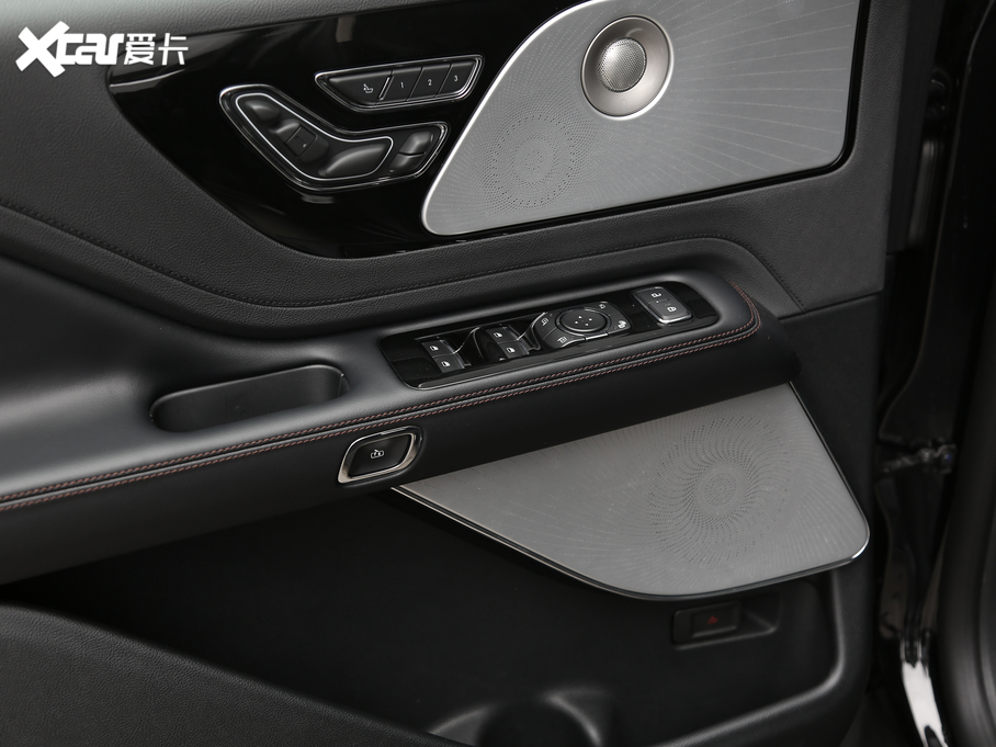 2020款飞行家 3.0T 四驱行政版 6座
