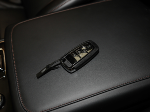 2020款3.0T 四驱尊享版 6座 车钥匙