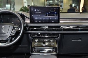 2021款2.0T 四驱尊享版 中控台