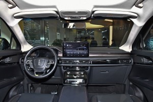 2021款2.0T 四驱尊享版 内饰全景