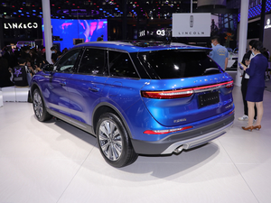 2021款2.0T 四驱尊耀版 左后45度