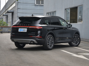 2022款2.0T 两驱尊享版 整体外观