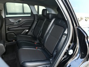 2022款改款 2.0T 两驱尊享版 后排座椅