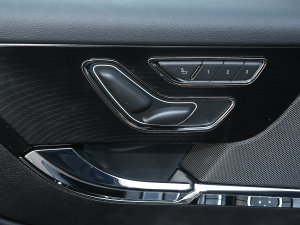 2022款改款 2.0T 两驱尊享版 主驾驶座椅调节