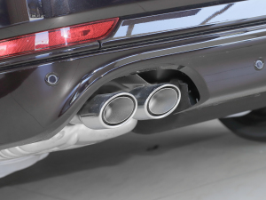 2021款3.0T V6 四驱MONO限量版 排气管