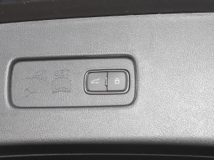 2021款3.0T V6 四驱MONO限量版 空间座椅