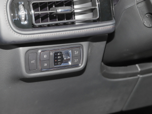 20213.0T V6 MONO п؅^