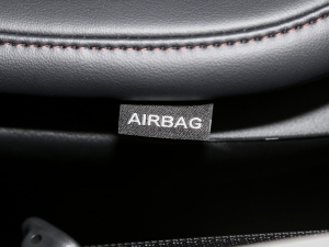 20213.0T V6 (q)Ű п؅^(q)