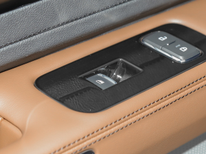 20213.0T V6 (q) ܇ƅ^(q)