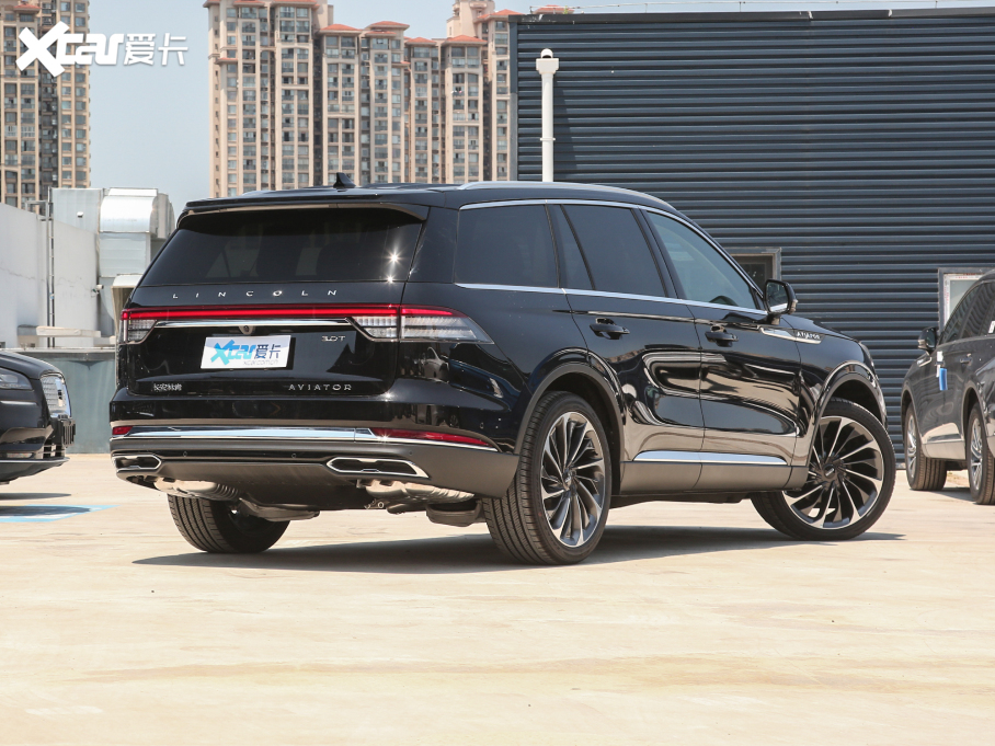 2022款飞行家 3.0T V6 四驱行政版