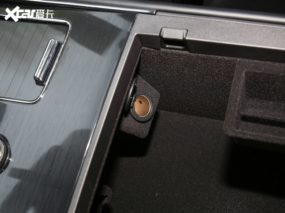 2022���w�м� 3.0T V6 ���������