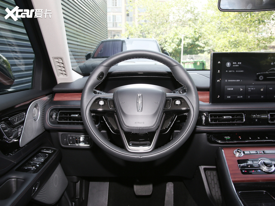 2022款飞行家 3.0T V6 四驱行政版