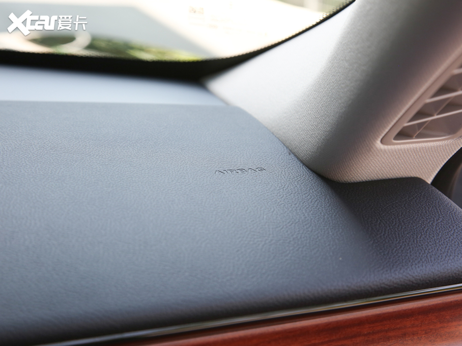 2022���w�м� 3.0T V6 ���������