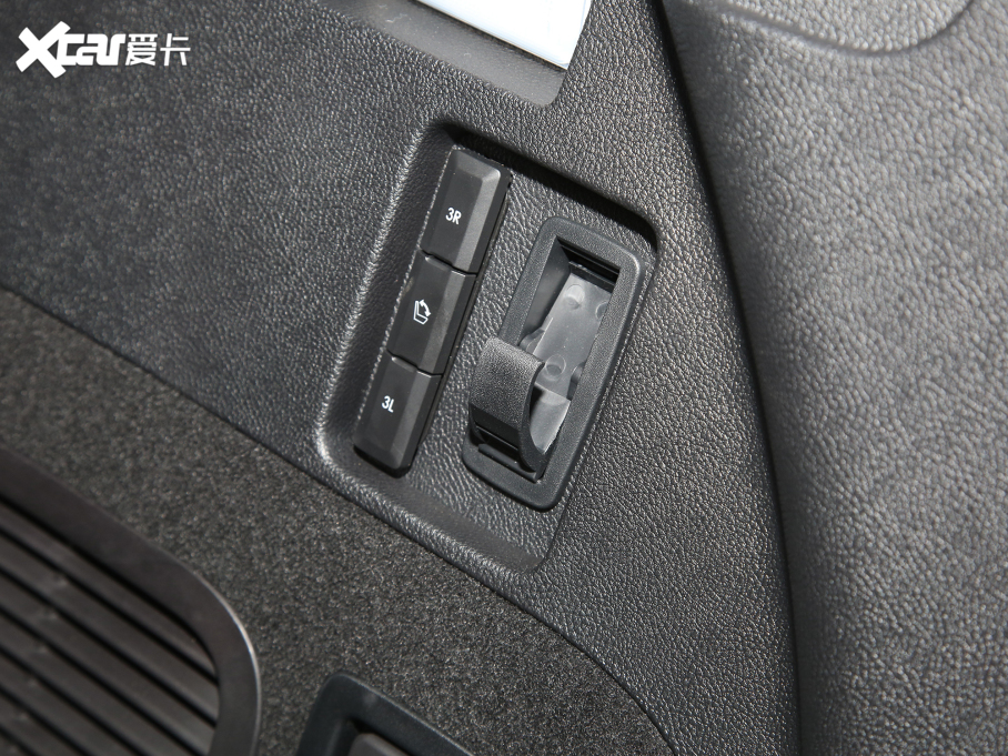 2022���w�м� 3.0T V6 ���������