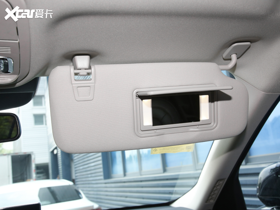 2022���w�м� 3.0T V6 ���������