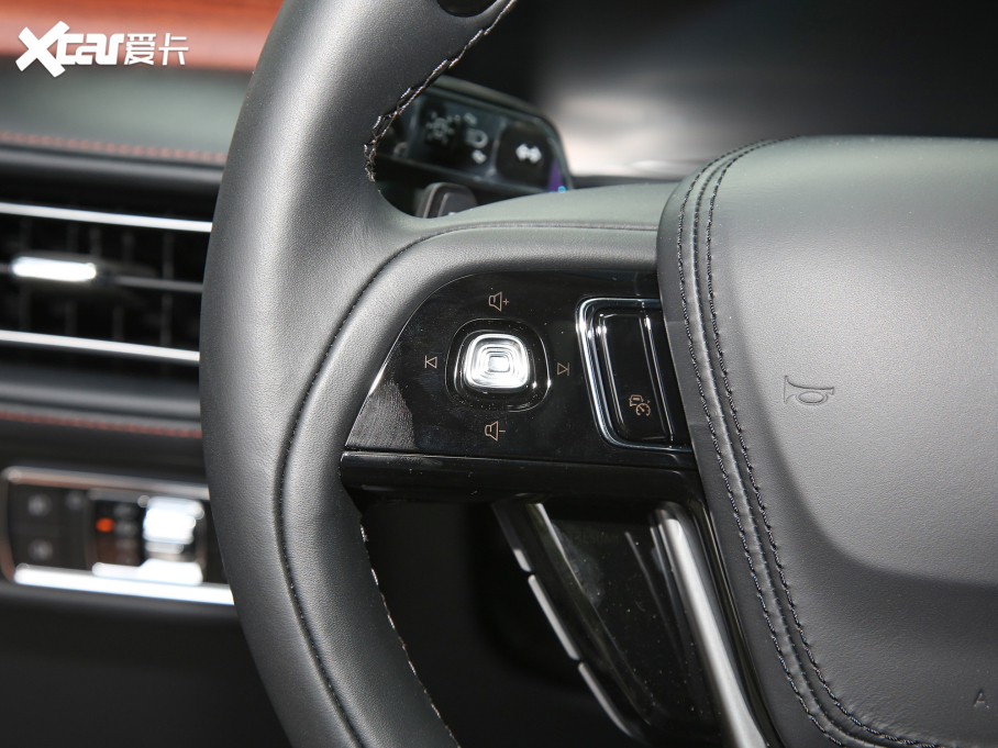 2022���w�м� 3.0T V6 ���������