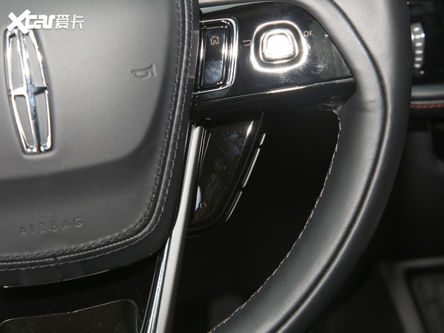 2022���w�м� 3.0T V6 ���������