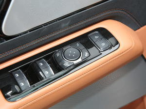 20223.0T V6 򌿂y п؅^