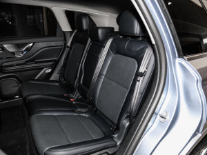 2023款2.0T 四驱尊雅版 后排座椅