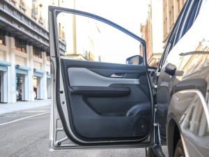 2022 510km 135kW {λ܇T