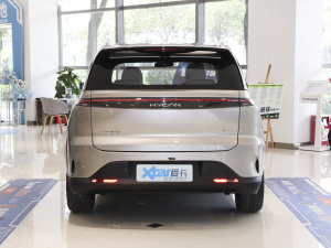 2022款潮酷版 620km 160kW 正后	