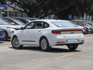 2020款1.5T CVT智耀尊享型 左后45度
