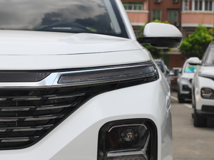 2020款1.5T CVT智耀尊享型 大灯