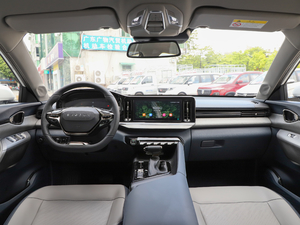 2020款1.5T CVT智耀尊享型 内饰全景